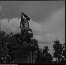 Białystok, Ogrody Branickich, ogr&oacute;d g&oacute;rny, rzeźba ogrodowa