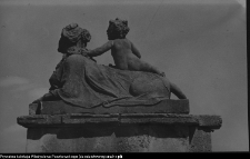 Białystok, odbudowa Pałacu Branickich, ogród - rzeźba Sfinksa