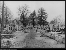 Kazuń Polski, kościół i cmentarz