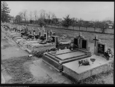 Kazuń Polski, cmentarz