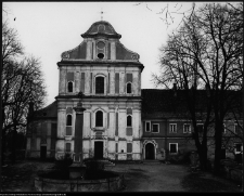 Zaręby Kościelne, zesp&oacute;ł kościelno-klasztorny