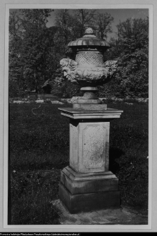 Białystok, Ogrody Branickich, wazon parkowy