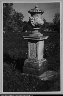 Białystok, Ogrody Branickich, wazon parkowy