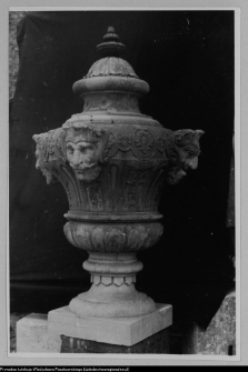 Białystok, Pałac Branickich, wazon parkowy