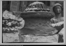 Białystok, Pałac Branickich, wazon parkowy przed rekonstrukcją