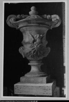 Białystok, Pałac Branickich, wazon parkowy