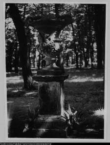 Białystok, Ogrody Branickich, wazon parkowy