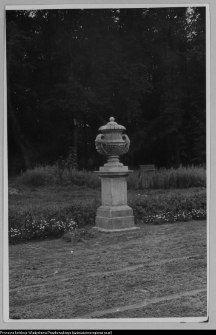 Białystok, Ogrody Branickich, wazon parkowy