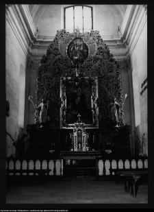 Wigry : zesp&oacute;ł klasztorno-kościelny (ołtarz gł&oacute;wny)