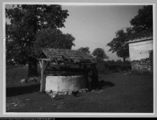 Pawłowicze, dw&oacute;r (stara studnia)