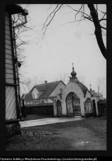 Narew, widok na bramę cerkiewną
