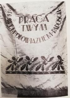 Sztandar szkoły, którą kierowała Jadwiga Zanowa