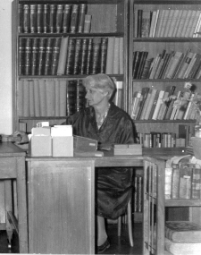 Krystyna Niklewiczówna w pracowni Pałacu Tyszkiewiczów-Potockich