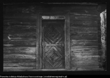 Płonka Kościelna, drzwi chaty nr 43