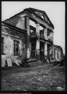 Lewickie, dw&oacute;r