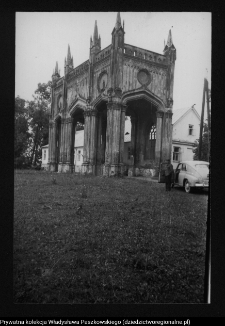 Dowspuda, podjazd pałacu