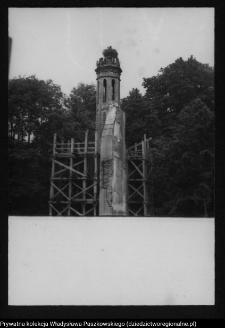 Dowspuda, wieża narożna pałacu