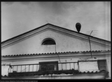 Mikicin, dw&oacute;r