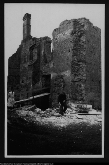 Szydł&oacute;w, skarbiec zamkowy