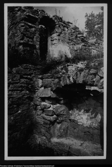 Szydł&oacute;w, zesp&oacute;ł poklasztorny