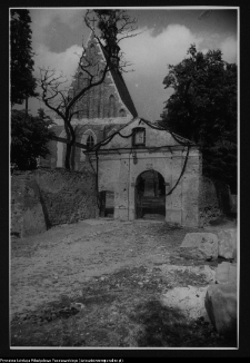 Szydł&oacute;w, kości&oacute;ł św. Władysława