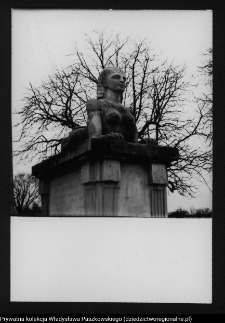 Siemiatycze, sfinksy przy dawnej oranżerii pałacu księżnej Anny Jabłonowskiej