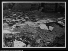 Supraśl, Pałac Opat&oacute;w, odgruzowywanie