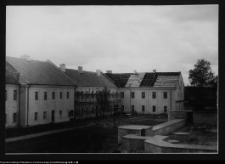 Supraśl, Pałac Opat&oacute;w