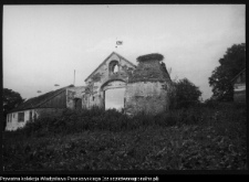 Mała Huta, brama folwarczna