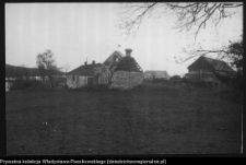 Mała Huta, brama folwarczna