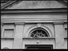 Poryte, kości&oacute;ł