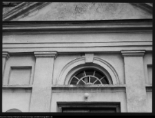 Poryte, kości&oacute;ł