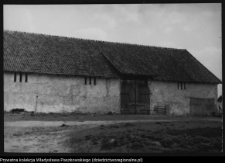 Straduny, podworskie budynki gospodarcze