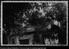 Ostrożany, dw&oacute;r