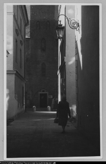 Warszawa, Kości&oacute;ł przy ul. Piwnej