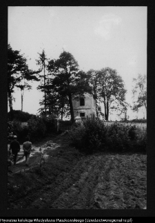 Niedźwiadna, kaplica grobowa Obryckich na cmentarzu