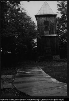 Wąsosz, dzwonnica drewniana przy kościele parafialnym