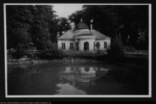 Kurozwęki, pawilon przy pałacu