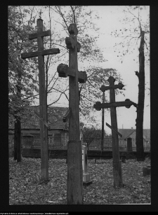 Orla, krzyże przy cerkwi