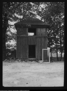 Niedźwiadna, dzwonnica przy kościele