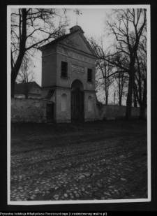 Tykocin, kości&oacute;ł pobernardyński