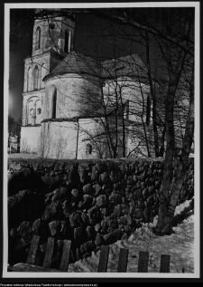 Krasnyb&oacute;r, kości&oacute;ł