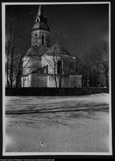 Krasnyb&oacute;r, kości&oacute;ł