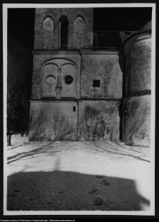 Krasnyb&oacute;r, kości&oacute;ł