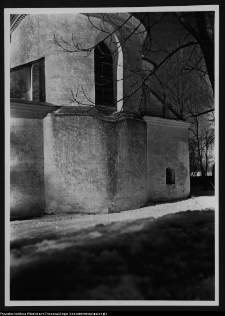 Krasnyb&oacute;r, kości&oacute;ł