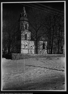 Krasnyb&oacute;r, kości&oacute;ł