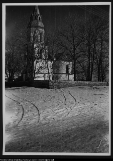 Krasnyb&oacute;r, kości&oacute;ł