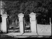 Krasnyb&oacute;r, cmentarz