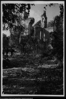 Mielnik, ruiny gotyckiego kościoła Świętej Tr&oacute;jcy