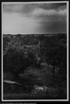 Mielnik, ruiny gotyckiego kościoła Świętej Tr&oacute;jcy